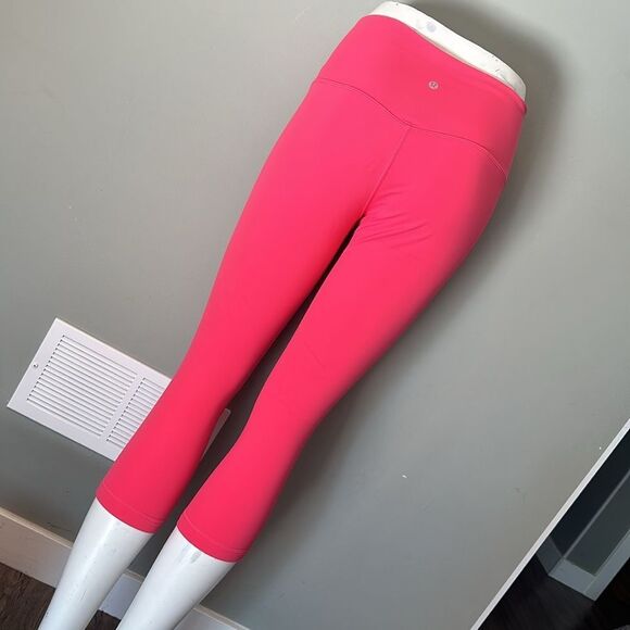 Lululemon size 10 align capris - Picture 3 of 3